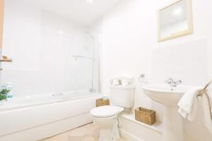 Amazing 2 Bed Townhouse walking distance from Bristol Temple Meads