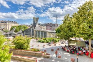 Le Jeanne dArc, vue sur la Place du Vieux Marché