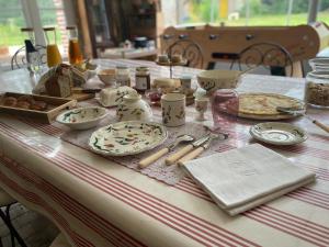 B&B / Chambres d'hotes Domaine Les Bruyeres : photos des chambres