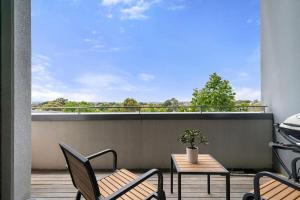 Sydney Urban Oasis Balcony Views and BBQ