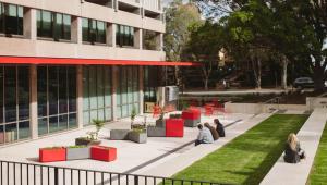 Greenwich Treasure - Moments from RNSh St Leonards