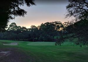 Greenwich Treasure - Moments from RNSh St Leonards