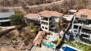 Khenjadji at Fish Eagle Bay - Warmbaths