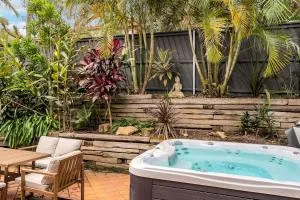 Blissful Bushland Spa Retreat - Curl Curl