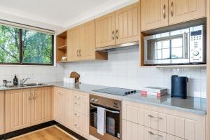 Mountain View Hideout with Stargazing Telescope