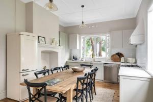 Luxury Heritage Home 10min Walk to Scenic World