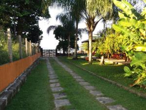 Vila Maanaim praia enseada pé na areia Ubatuba-sp