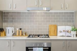 Vineyard Oasis Heart of the Hunter