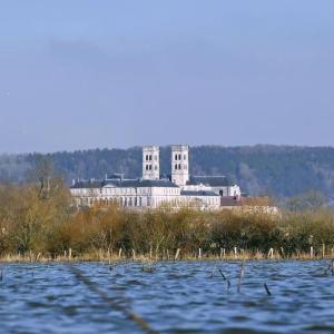 Studio " Les Coulisses" Verdun Centre - Parking Moto et Vélo - WIFI - Couchage 1 GRAND LIT - Géré par PrestaZenServices