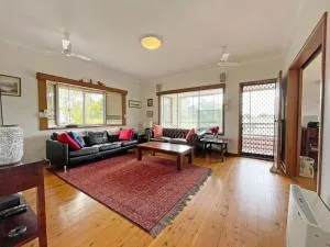 Broulee Pet Friendly Coastal Delight - Tomakin