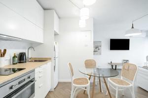 The Little Bondi Base