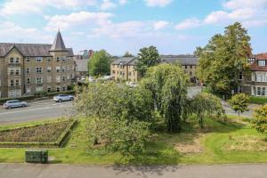 Harrogate Townhouse - 2 Bed Luxury Apartment