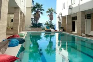 Paula's Apartment - Uj të Ftohtë