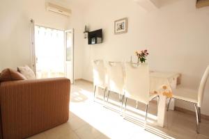 Two-Bedroom Apartment with Terrace and Sea View room in Apartments by the sea Metajna Pag - 6486