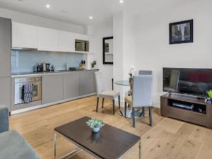 Apartment Regents Park Serviced 2 bedroom Apt by Interhome