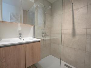 Apartment Richard I with city view by Interhome