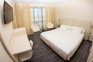 Beach Hotel Helios by CW Hotel Collection