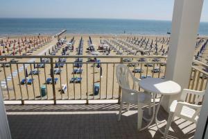 Two-Bedroom Apartment with Sea View room in Villa Mazzon