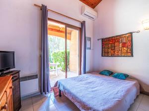 Studio Les Villas de Cavalaire-2 by Interhome