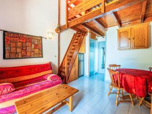 Studio Les Villas de Cavalaire-2 by Interhome