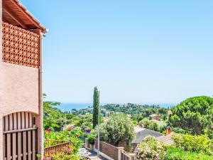 Studio Les Villas de Cavalaire-2 by Interhome