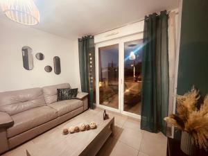 Appartements L'AMOUREUX DE NIMES : P3 + parking prive : photos des chambres