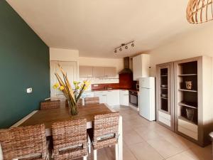 Appartements L'AMOUREUX DE NIMES : P3 + parking prive : photos des chambres