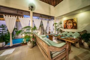 3BR Canggu Shortcut Villa, Walk to ATLAS and FINNS