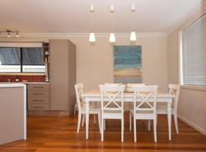 Ocean Views Walk to Malua Beach EV & Pet Friendly