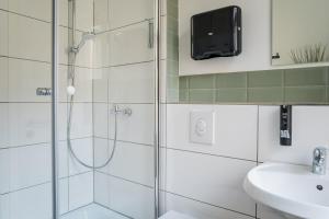 LUXURY at Rosenthaler Platz