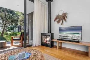 Privately Managed Villa 12 Bangalay Luxury Villas - Bomaderry