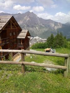 Appartements Studio douillet a Puy-Saint-Vincent, 16 m², vue sur la montagne. : photos des chambres