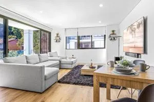 Scenic Wollongong Gem City Location with Rooftop - Towradgi