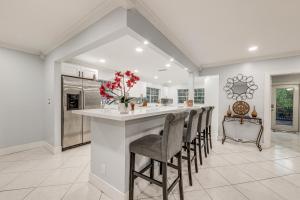 Boca Raton Home Outdoor Kitchen, By Golf Courses