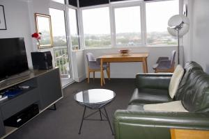 Seaside Serenity Stunning Beach Views in Maroubra