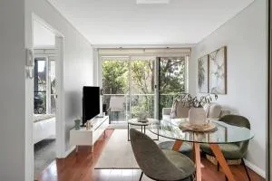 Seaside Escape Private Balcony BBQ - Curl Curl