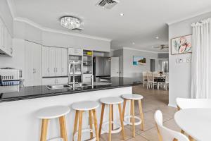 Waterfront Luxury Pool-Jetty-Pool Table