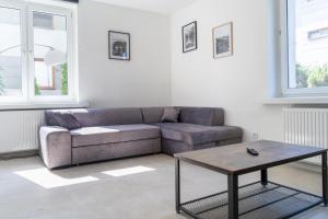 Fabryczna Comfy Apartment by BookingHost
