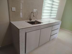 Lovely Familia Inn - Unit Lupine
