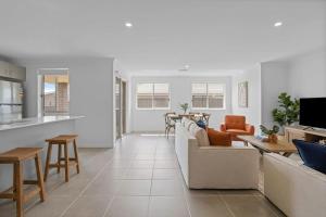 Wine Down 700m walk to Cessnock CBD