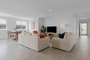 Wine Down 700m walk to Cessnock CBD