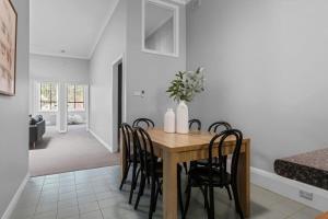 Haven on Hunter 500m to Civic Theatre