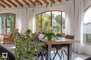 Villa Moba by Abahana Villas