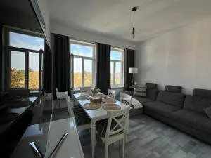 Moderne 4 Zimmer Apartment mit Bergblick Stadtzentrum Contactless Check-in - 龙嫩贝格