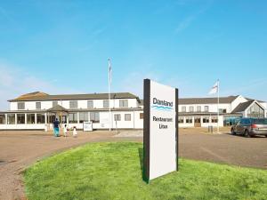 Apartment in Vedersø Park- Shared Kitchen
