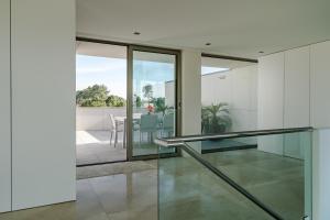 River Town View - Luxury Apartment with Jacuzzi on Terrace