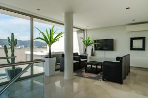 River Town View - Luxury Apartment with Jacuzzi on Terrace