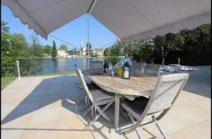 Sejours chez l'habitant Villa la Rive, River Villa : photos des chambres