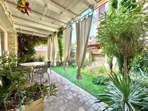 Little Queen - Ривольтелла