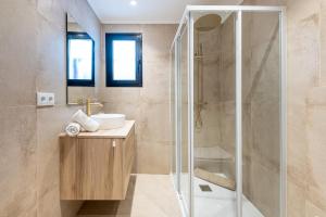 Málaga Benalmádena Vacation Rentals five minutes from the Port of Benalmádena Beach Pool and Sun